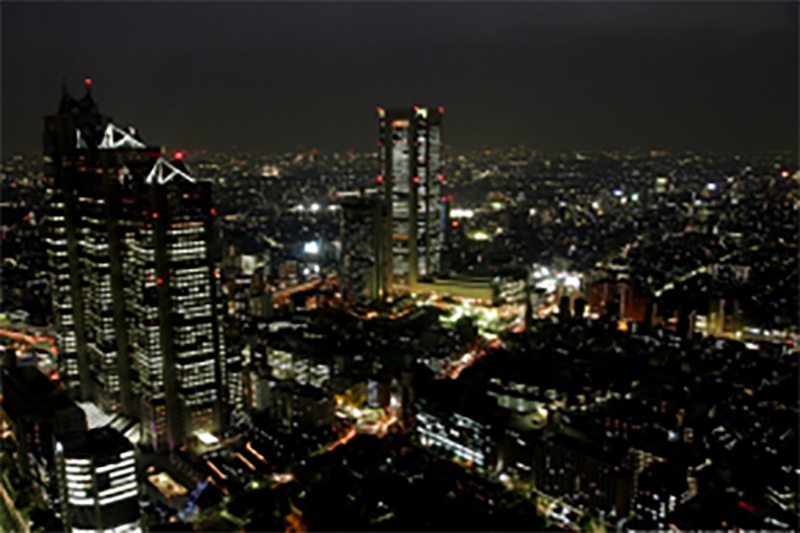 高樓夜景紅光奪目，你可知它們用處不小？